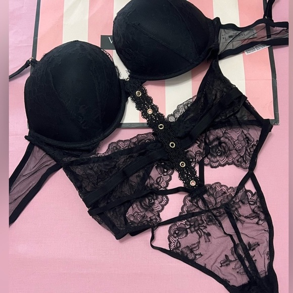 CLEARANCE Victoria’s Secret $̶1̶1̶0̶ BOMBSHELL Teddy Black Lace - Picture 3 of 3